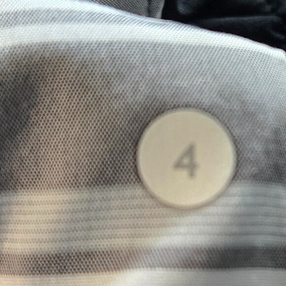 Lululemon Tracker Short II *2-way Stretch - 4 Mini Groovy Stripe Dune Horizontal - Picture 6 of 6